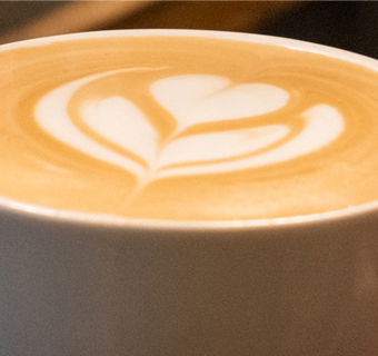 Ein Cappuccino mit Herz