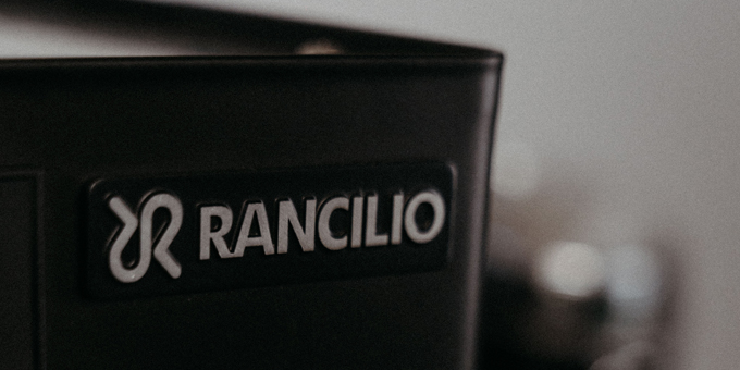 Das Rancilio Logo auf einem Siebträger